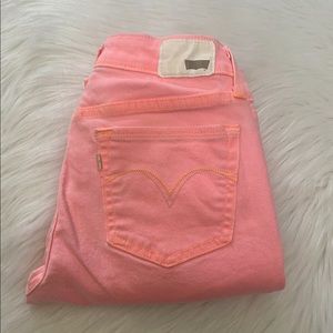 🟢LEVI’S Coral w/Ankle Zippers Jeggings Sz 28